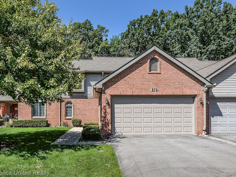 1st image of 972 Rosewood Ct #72