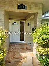 3 bed, 2.0 bath, $3,900 — Photo 2