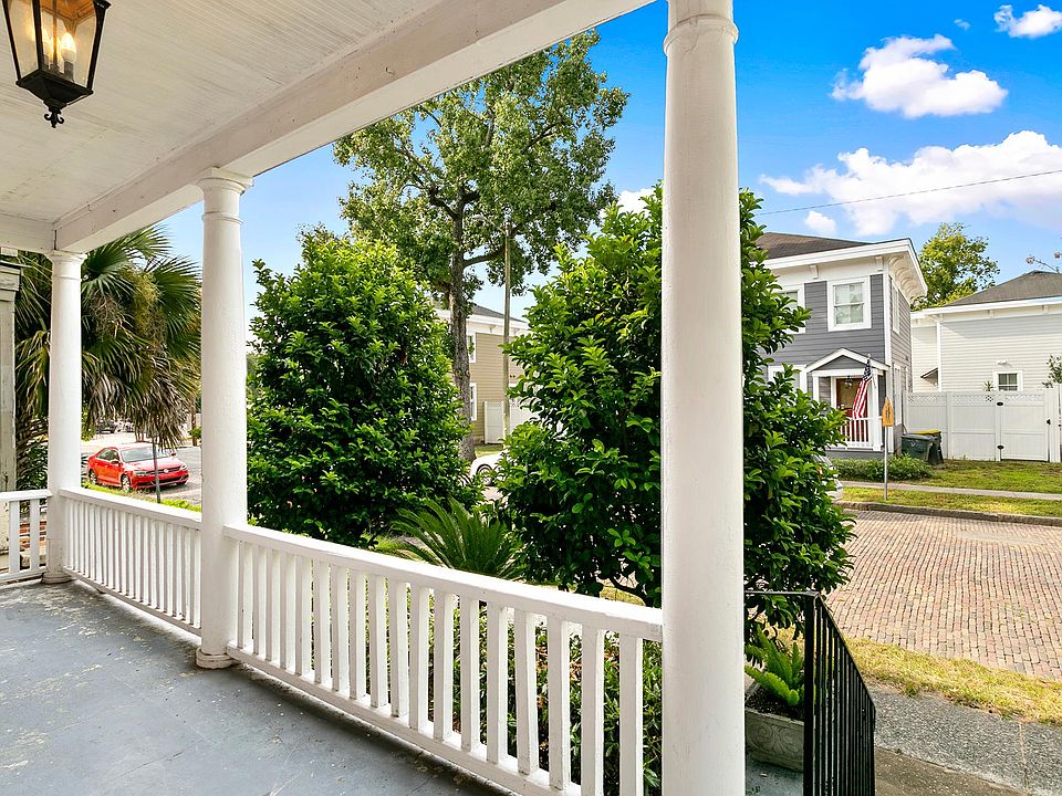 Downstairs Large Front Porch on Historic Brick Street in Starland District