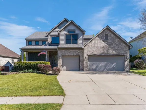 521 Ridgewood Dr, Antioch, IL 60002