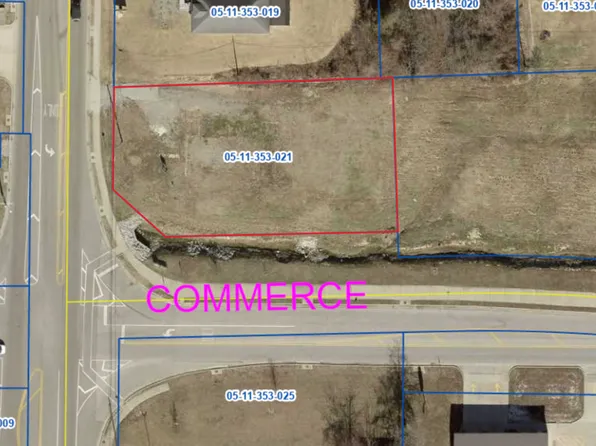 1300 S Division St, Carterville, IL 62918