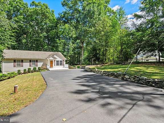 4th image of 8394 Cobb Rd