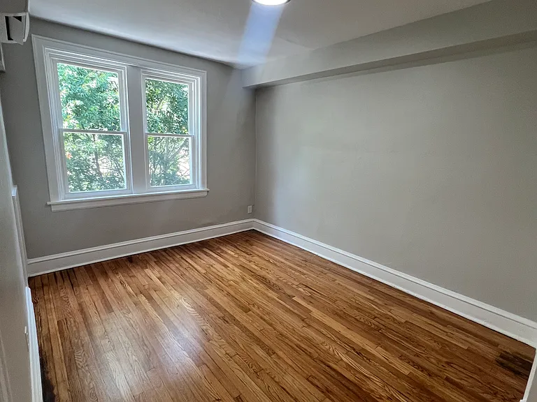 1601 N Broom St #8 — Photo 3