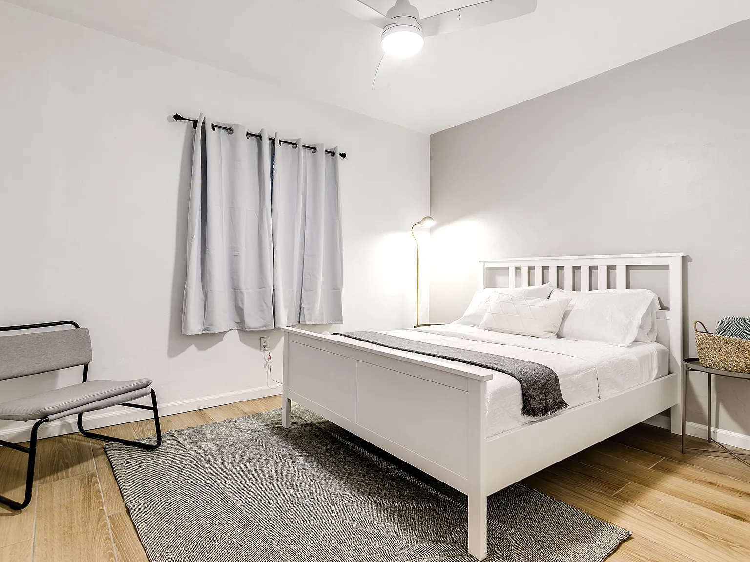 2 bed, 750 sqft, $2,400 — Photo 2