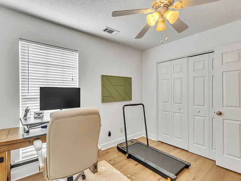19 Saint Martins Cir — Photo 36