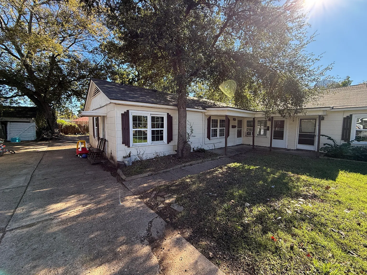 1444 Patricia Dr — Photo 1