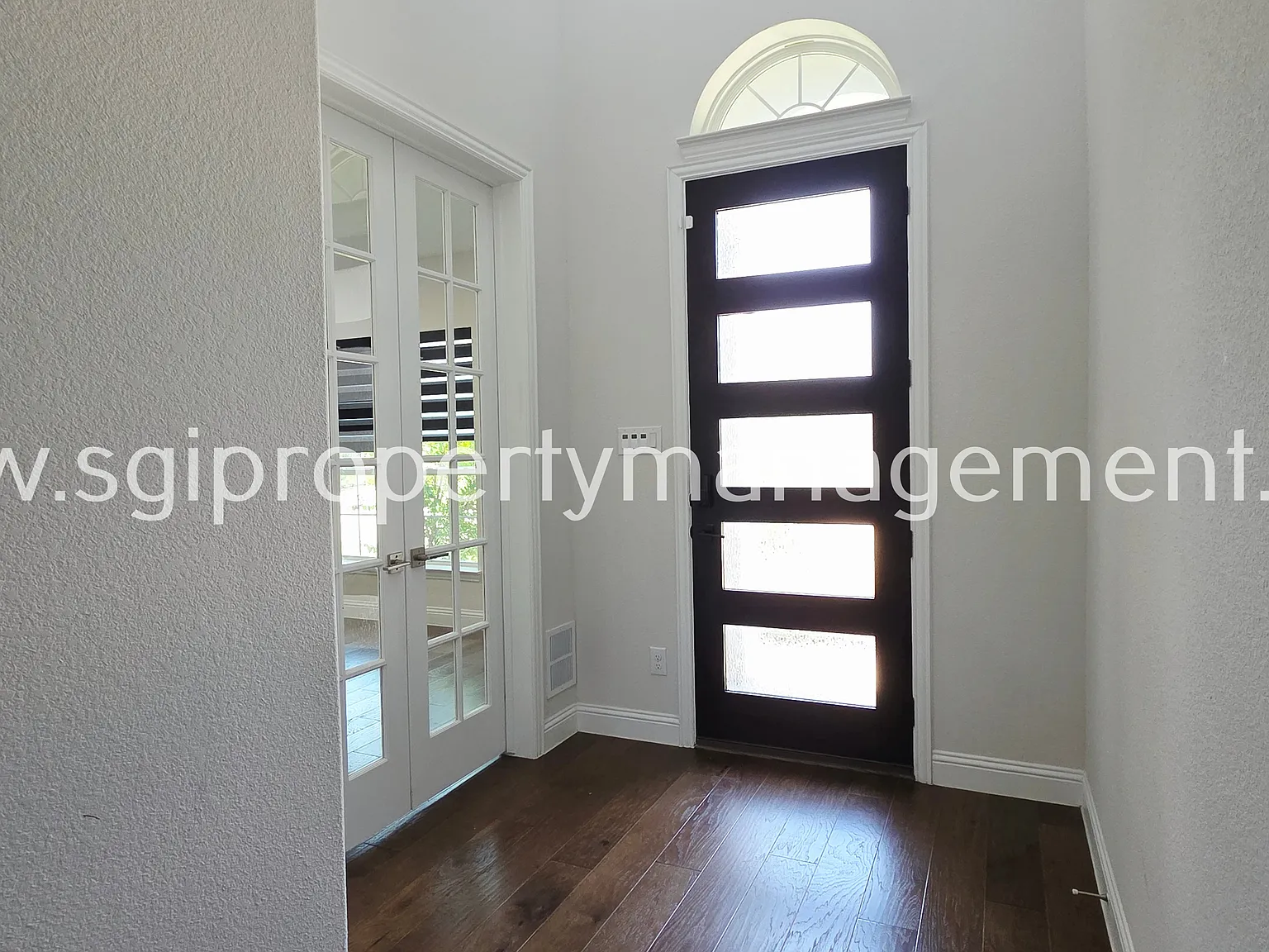 Stunning 5 bedroom Frisco home built in 2023 — Photo 2