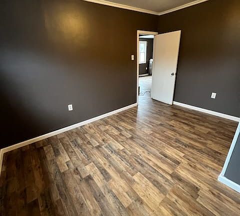 5th image of 341 Railroad Ave #1