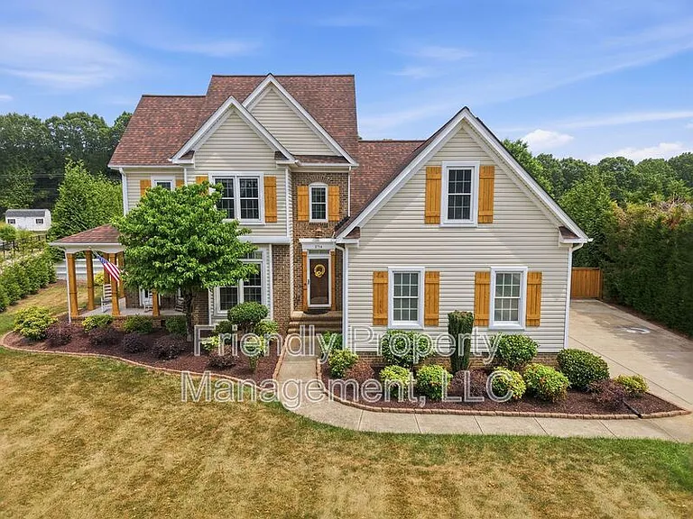 2714 Colton Dr — Photo 1
