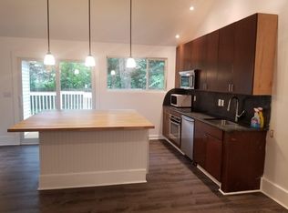 76 Oak Ave, Riverhead, NY 11901