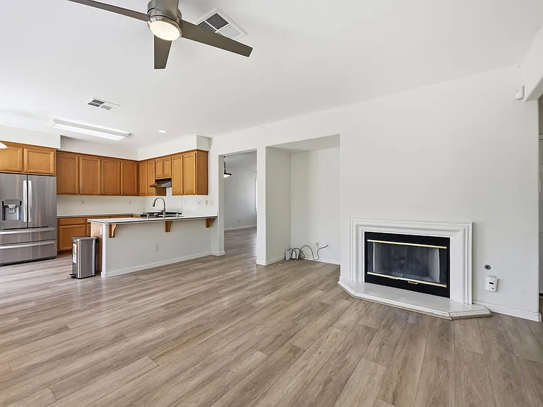552 Stonehaven Ct — Photo 16