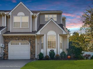 26 Tulip Ct, Howell, NJ 07731