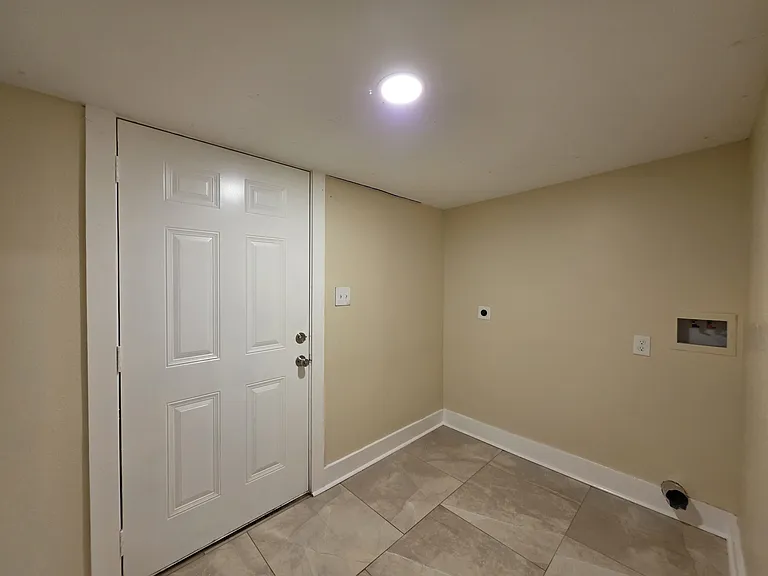 522 E Davilla Ave — Photo 9