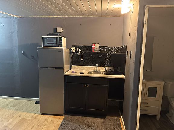 2nd image of 5306 Landis Ave #B