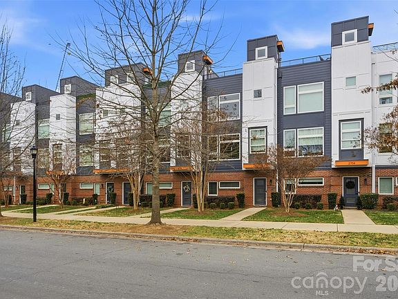 4th image of 2712 Youngblood St