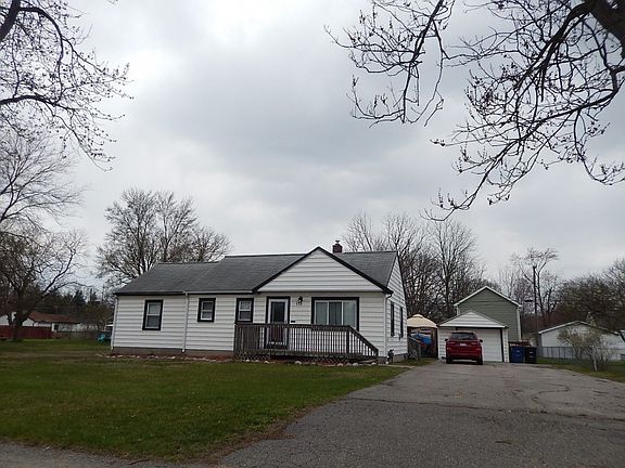 3rd image of 173 N Harvey St