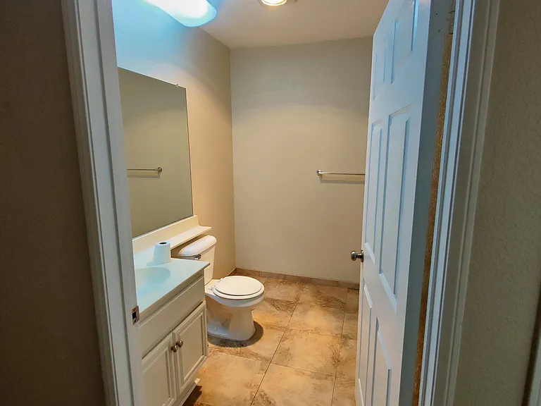 2005 Burton St #36 — Photo 11