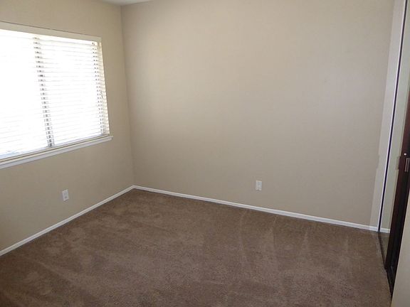 4th image of 25687 Serena Dr