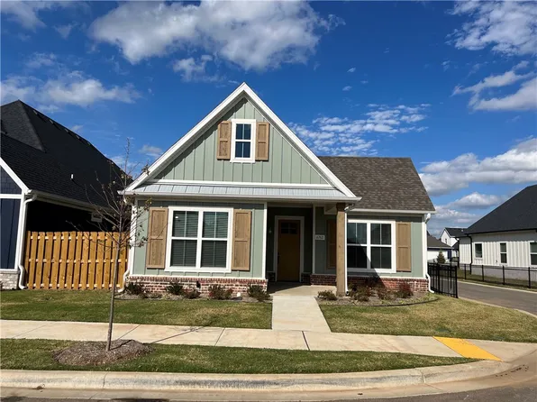 6762 Somerset Pl, Springdale, AR 72762