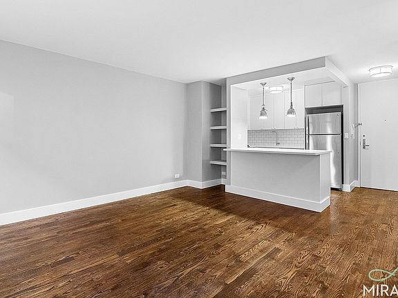 5th image of 330 E 39th St APT 33N