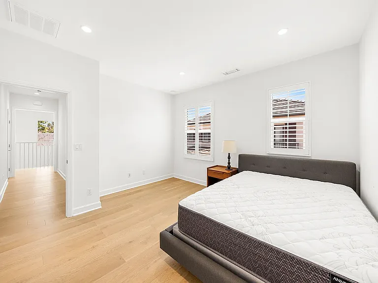 68 Henson — Photo 27