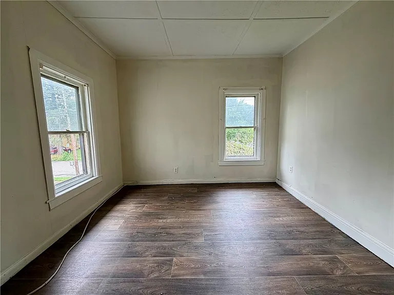 1320 Grand Central Ave — Photo 8
