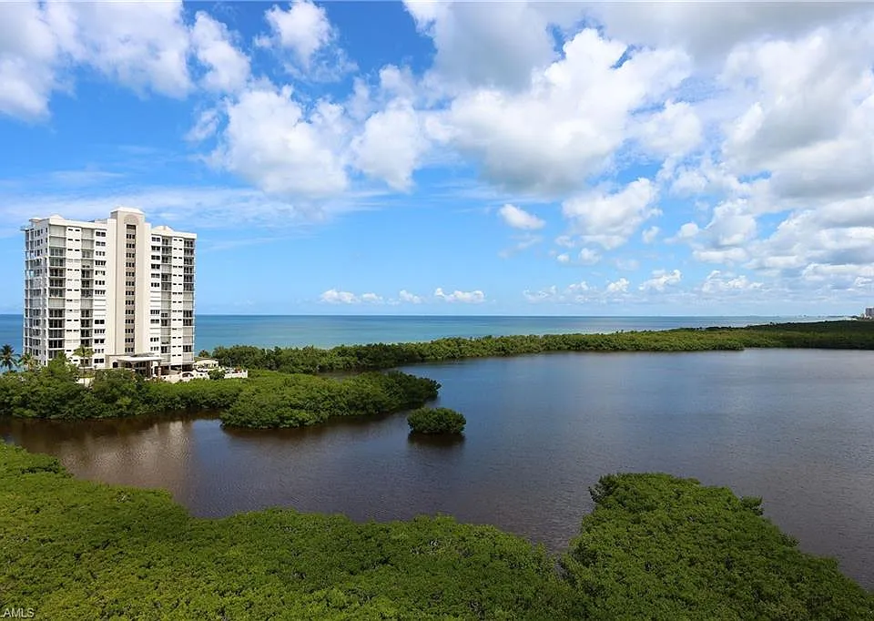 60 Seagate Dr #805