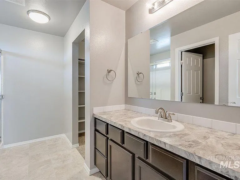 6761 S Birch Creek Ave — Photo 3