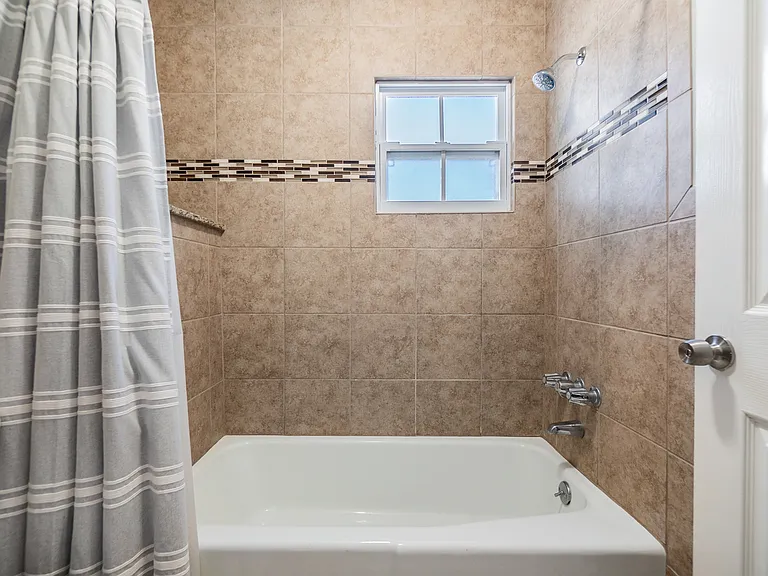 701 Poinsettia Rd #306 — Photo 15