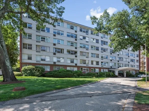 10 Hammond Pond Pkwy APT 607, Newton, MA 02467