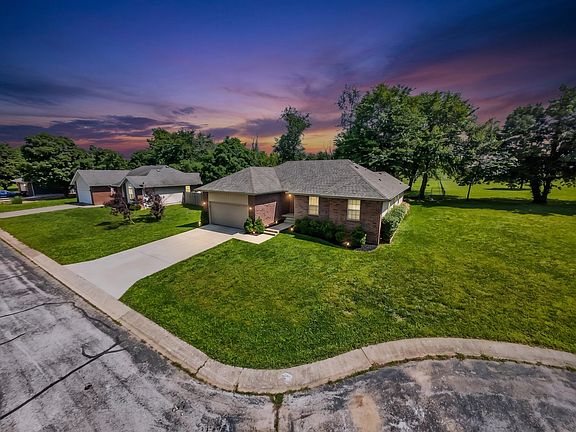 2nd image of 210 Dogwood Street
