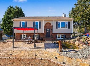 6033 Stone Bluff Dr, Clemmons, NC 27012