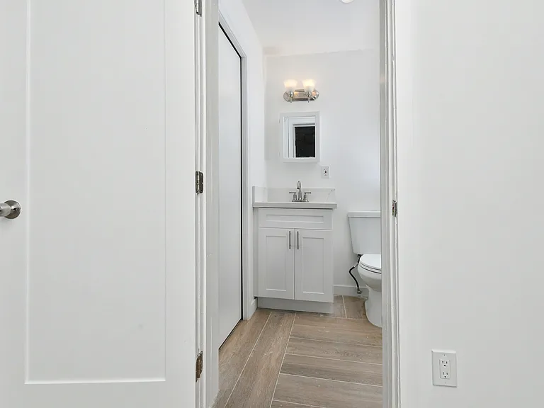 15142 Moorpark St #106 — Photo 7