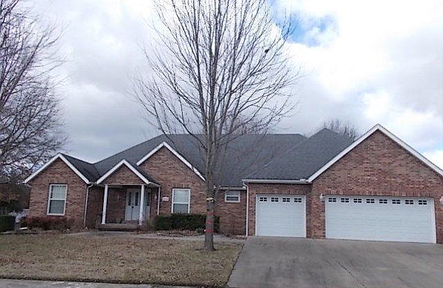 1st image of 3002 Woodgate Dr