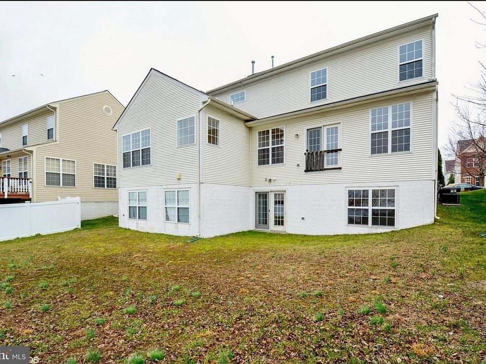 1st image of 16597 Badger Ct