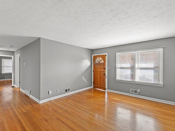 3rd image of 2125 Violet Rd