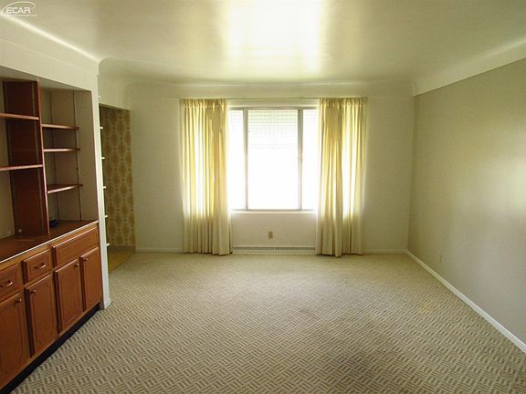 3rd image of 3350 Bauer Dr