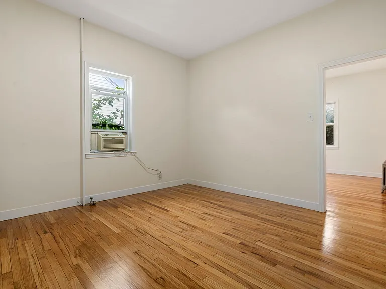 10 Frances St #10 — Photo 8