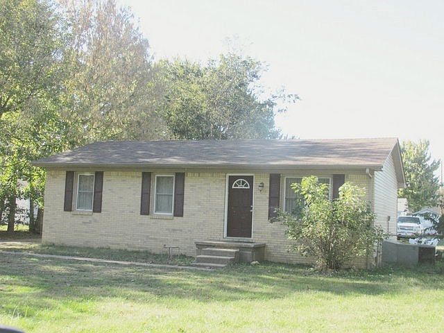 1st image of 122 Bostick Dr