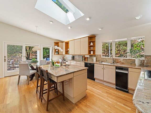 5th image of 21235 Deepwell Ct