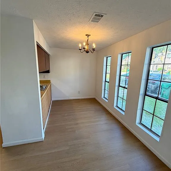869 Heritage Oaks Dr — Photo 4