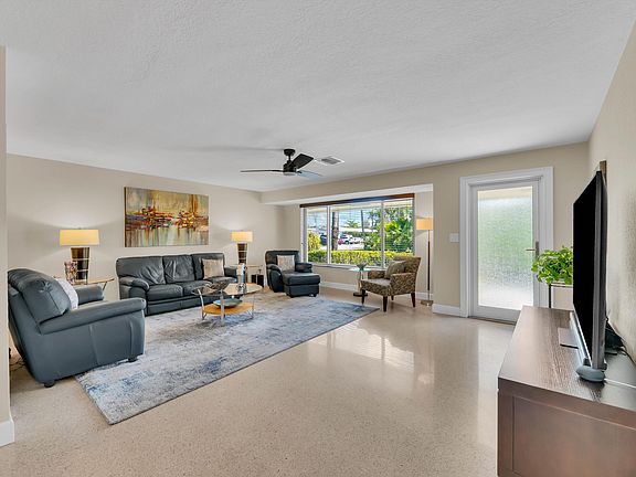 5th image of 2401 NE 17th Terrace
