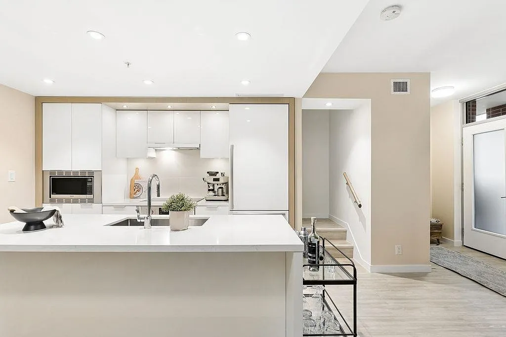 82 Switchmen St photo 1