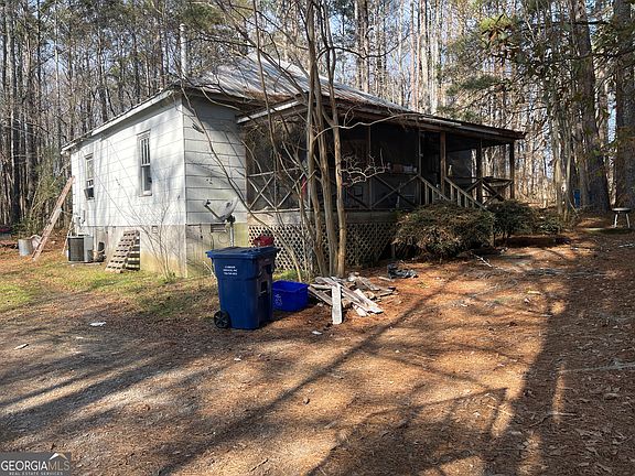3rd image of 1811 McNutt Creek Rd