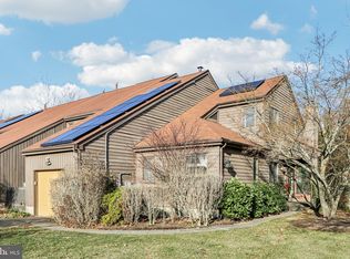 18 Jacob Ct, Ewing, NJ 08628