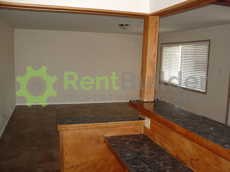 9801 Snow Heights Blvd NE — Photo 10