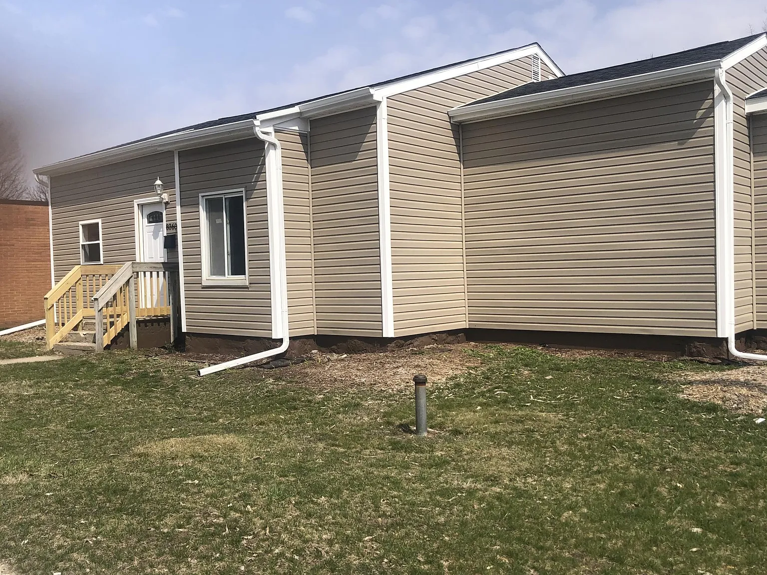 3 bed, 1196 sqft, $1,300 — Photo 1