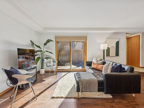 3rd image of 2425 Unity Ave N