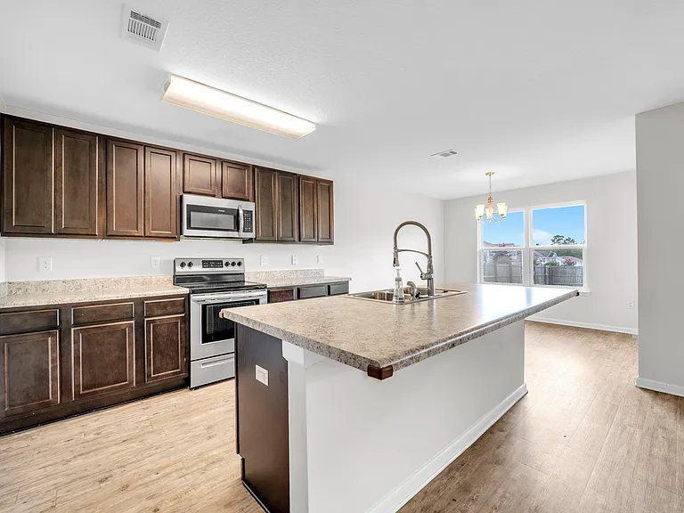 4924 Kensington Ln — Photo 9