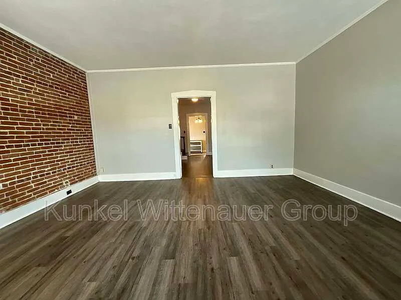 1 bed, 1.5 bath, 874 sqft, $1,025 — Photo 4